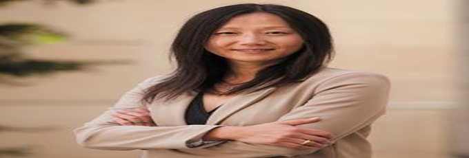 据新华社电，美国斯坦福大学华人教授鲍哲南领导的研究团队在新一期美国《科学进展》杂志上报告说，他们开发出一种导电性和拉伸性俱佳的高分子材料，可用于可拉伸塑料电极。这种柔性电极可用于可穿戴电子器件。